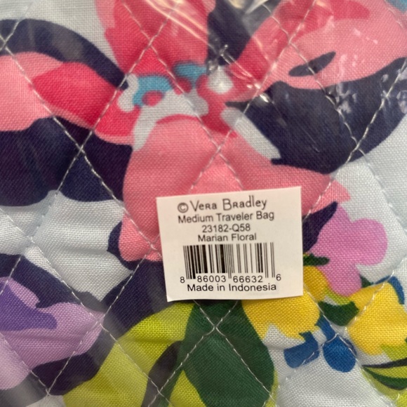 Vera Bradley Medium Traveler Bag in Marian Floral - Picture 4 of 4